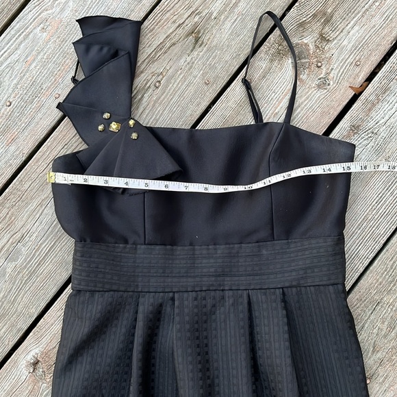 BCBG Paris perfect little black bubble dress 6-8 - Picture 8 of 11